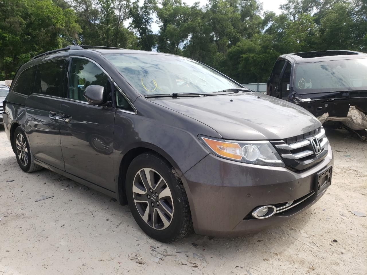 HONDA ODYSSEY TO 2015 with VIN 5FNRL5H99FB084635 - Photo from auction