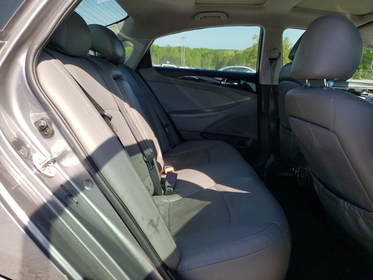 Photo 6 from auction – 2012 HYUNDAI SONATA SE with VIN 5NPEC4AC9CH498090