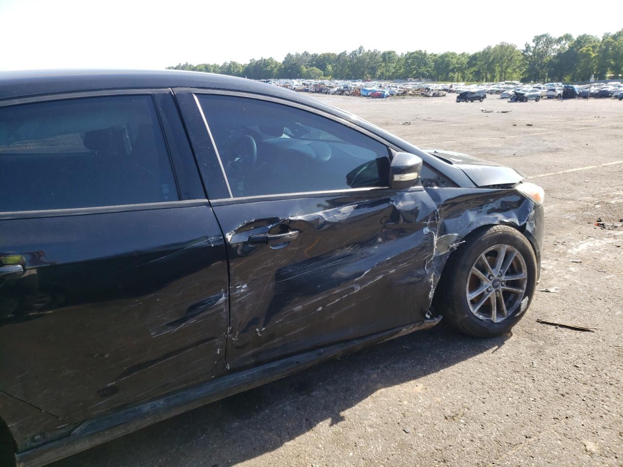 Photo 9 from auction – 2015 FORD FOCUS SE with VIN 1FADP3F23FL342367