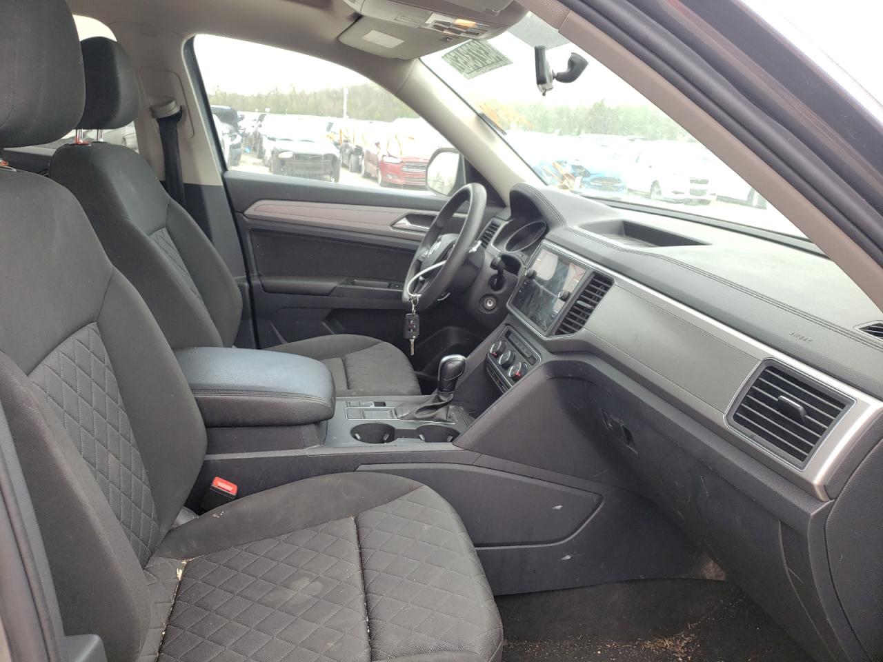 Photo 5 from auction – 2018 VOLKSWAGEN ATLAS with VIN 1V2BR2CA5JC506775