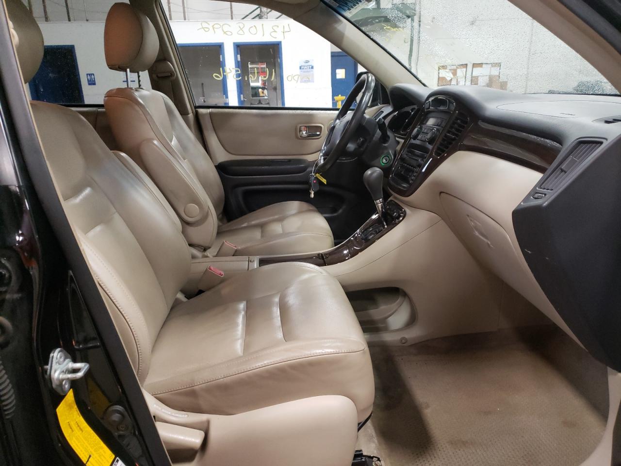 Photo 5 from auction – 2002 TOYOTA HIGHLANDER with VIN JTEHF21A320090991