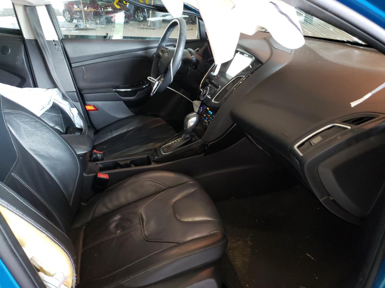 Photo 5 from auction – 2017 FORD FOCUS TITA with VIN 1FADP3N23HL211637