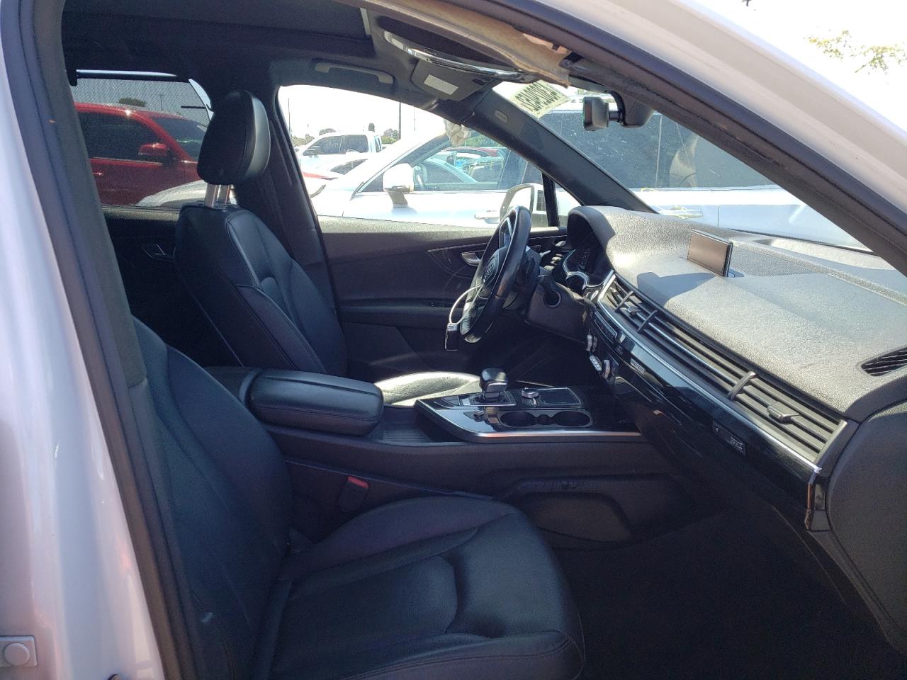 Photo 5 from auction – 2018 AUDI Q7 PREMIUM with VIN WA1LAAF75JD021922