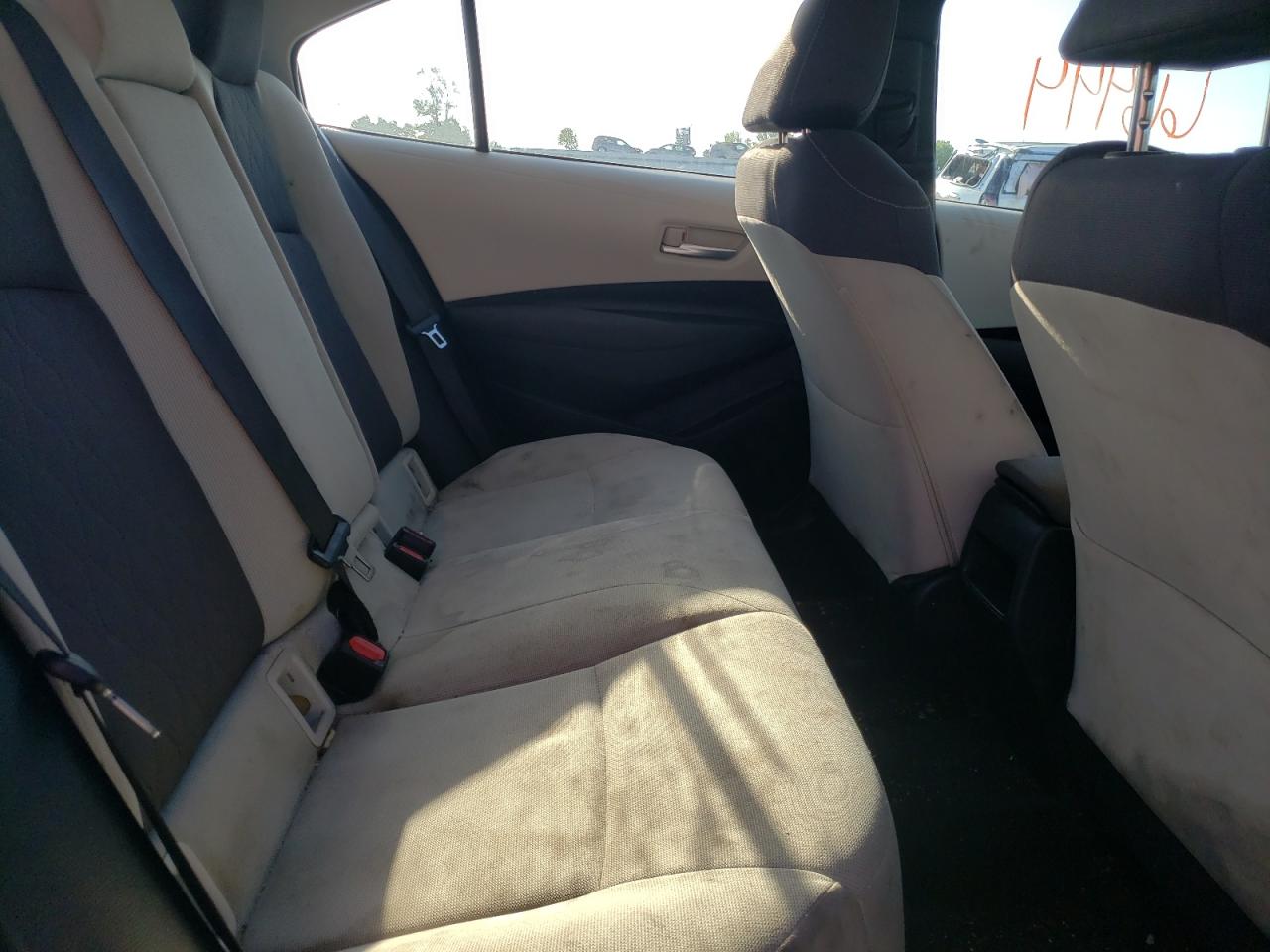 Photo 6 from auction – 2020 TOYOTA COROLLA LE with VIN 5YFEPRAE0LP088350