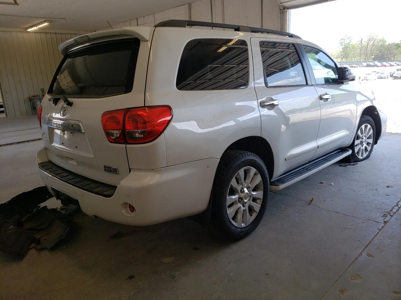 Photo 4 from auction – 2008 TOYOTA SEQUOIA PL with VIN 5TDZY67A38S014761