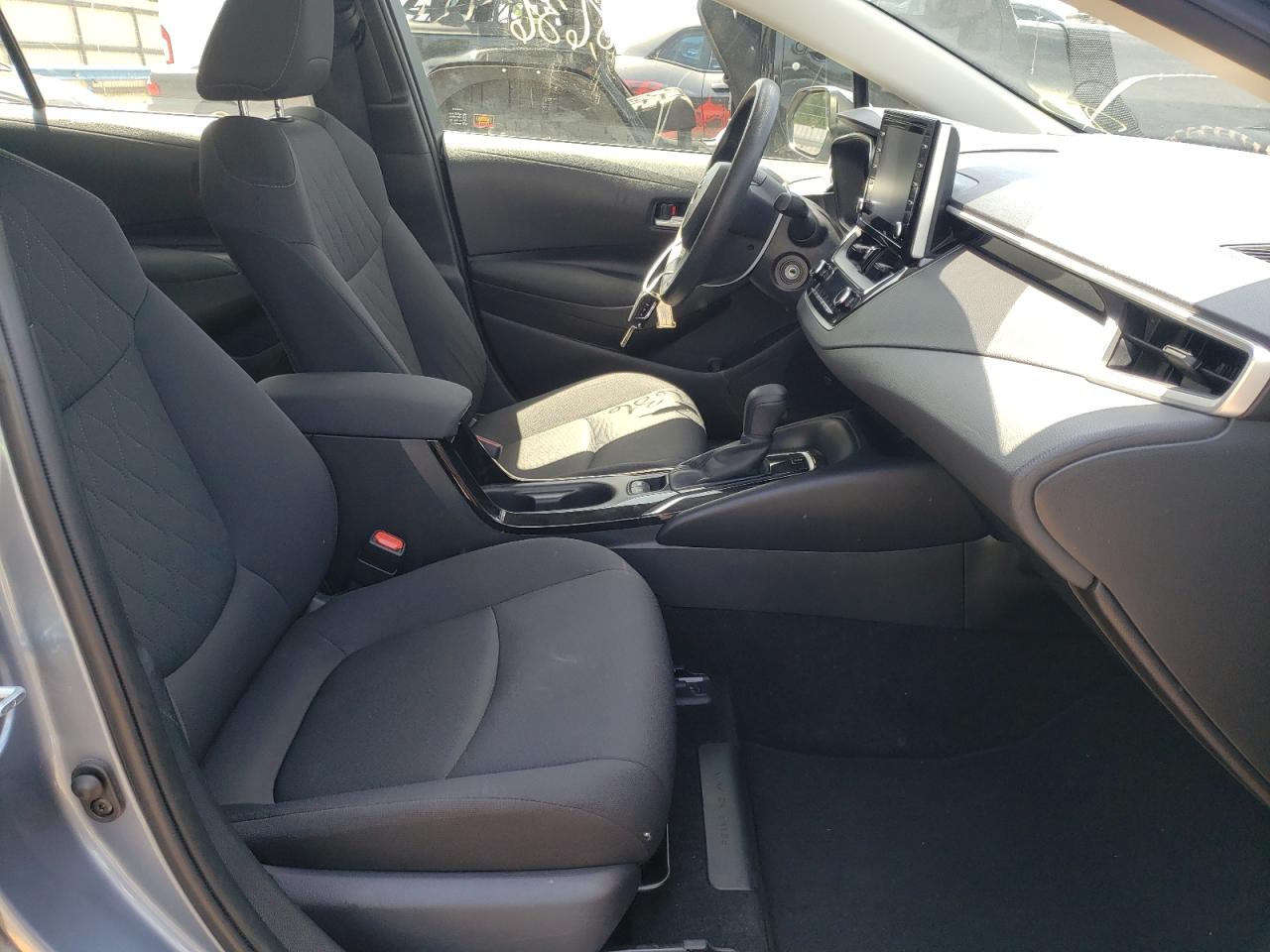 Photo 5 from auction – 2020 TOYOTA COROLLA LE with VIN JTDEPRAE4LJ021495