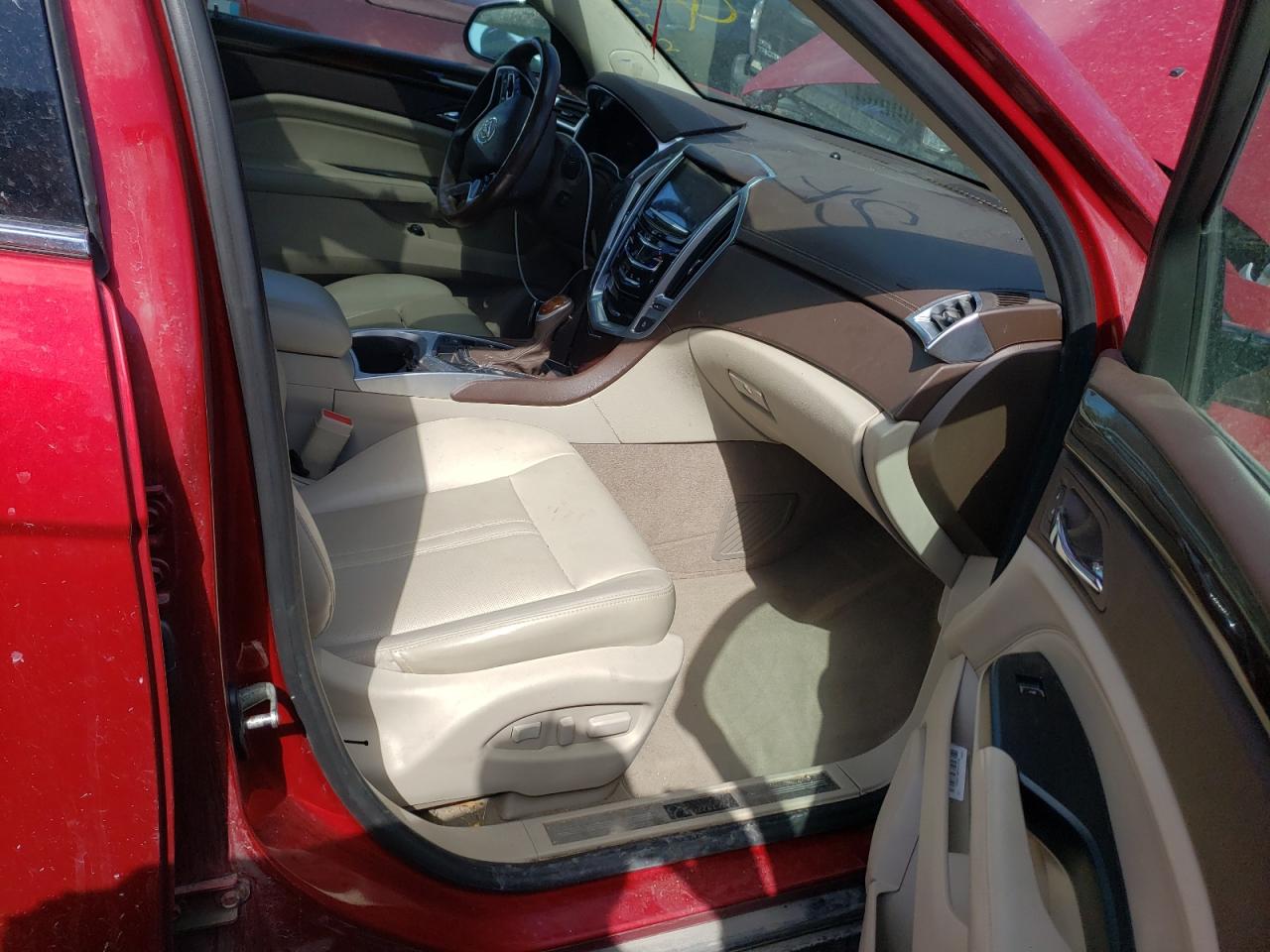 Photo 5 from auction – 2015 CADILLAC SRX LUXURY with VIN 3GYFNEE33FS520412