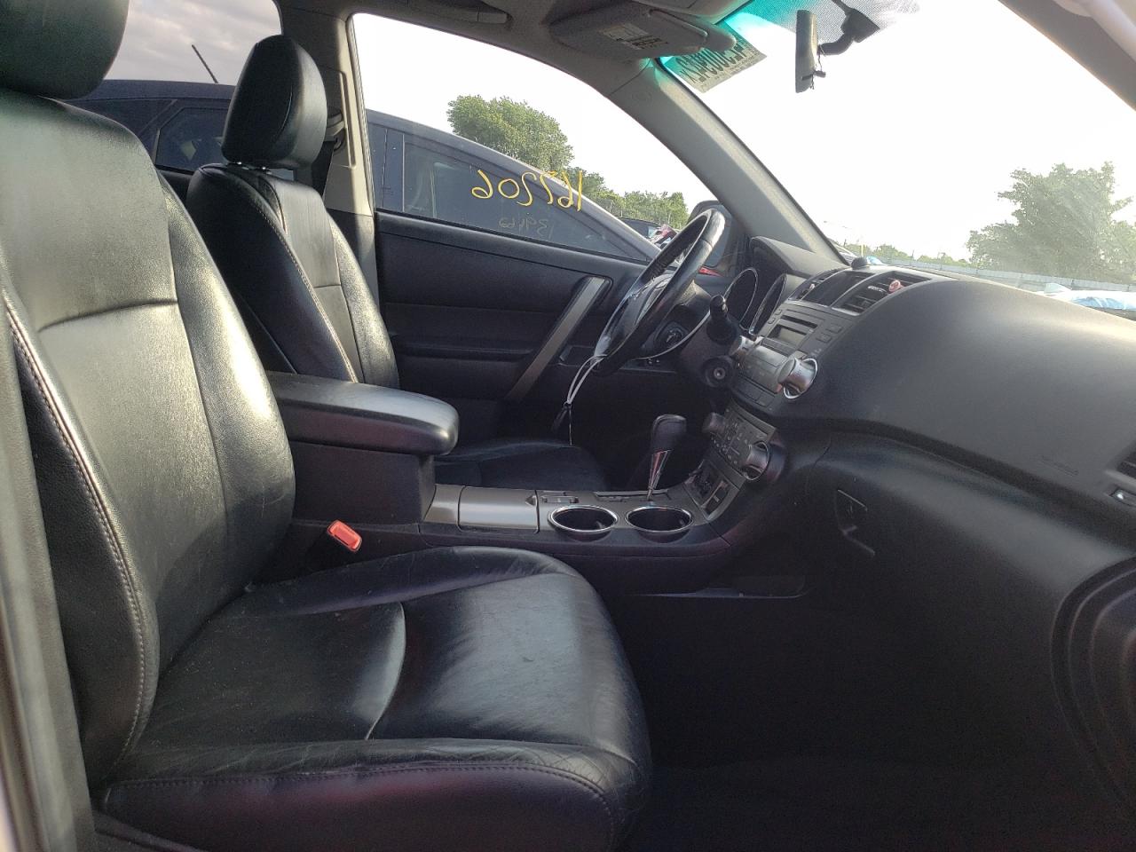 Photo 6 from auction – 2010 TOYOTA HIGHLANDER with VIN 5TDKK3EH1AS023790