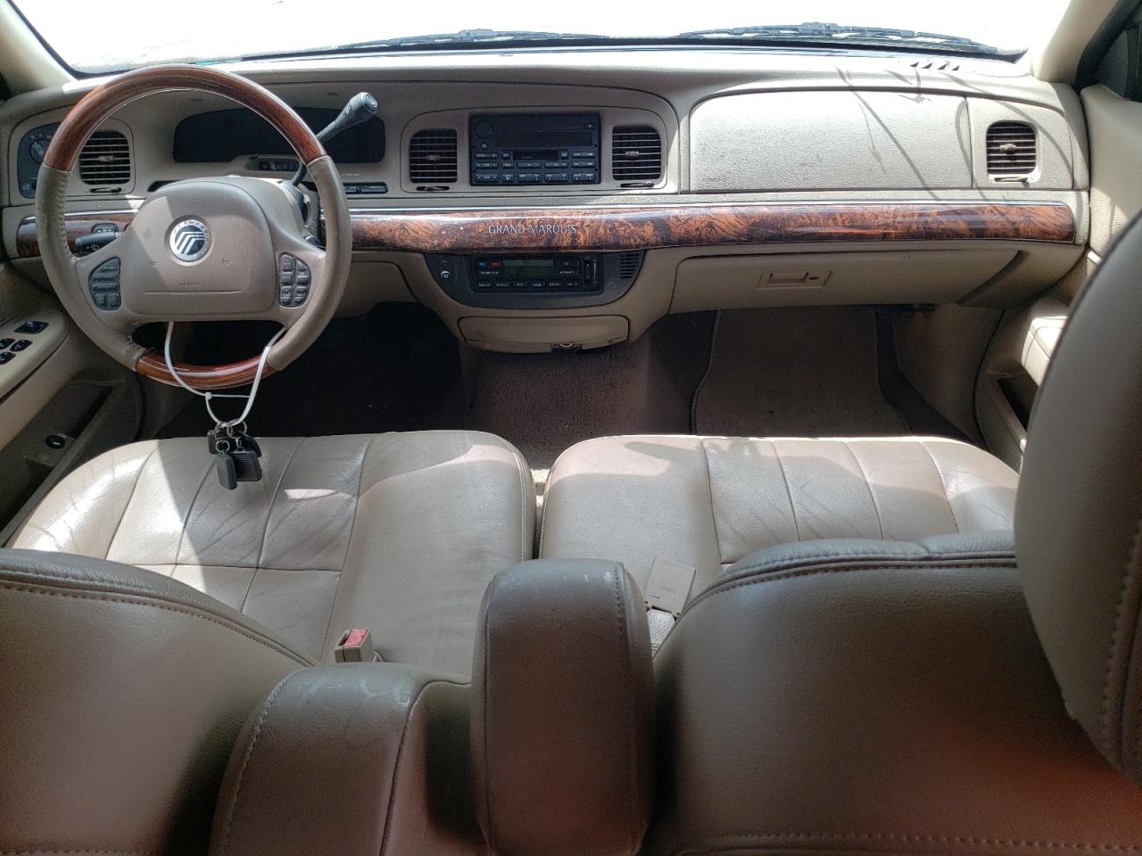 Photo 9 from auction – 2004 MERCURY GRAND MARQ with VIN 2MEFM75W94X675243