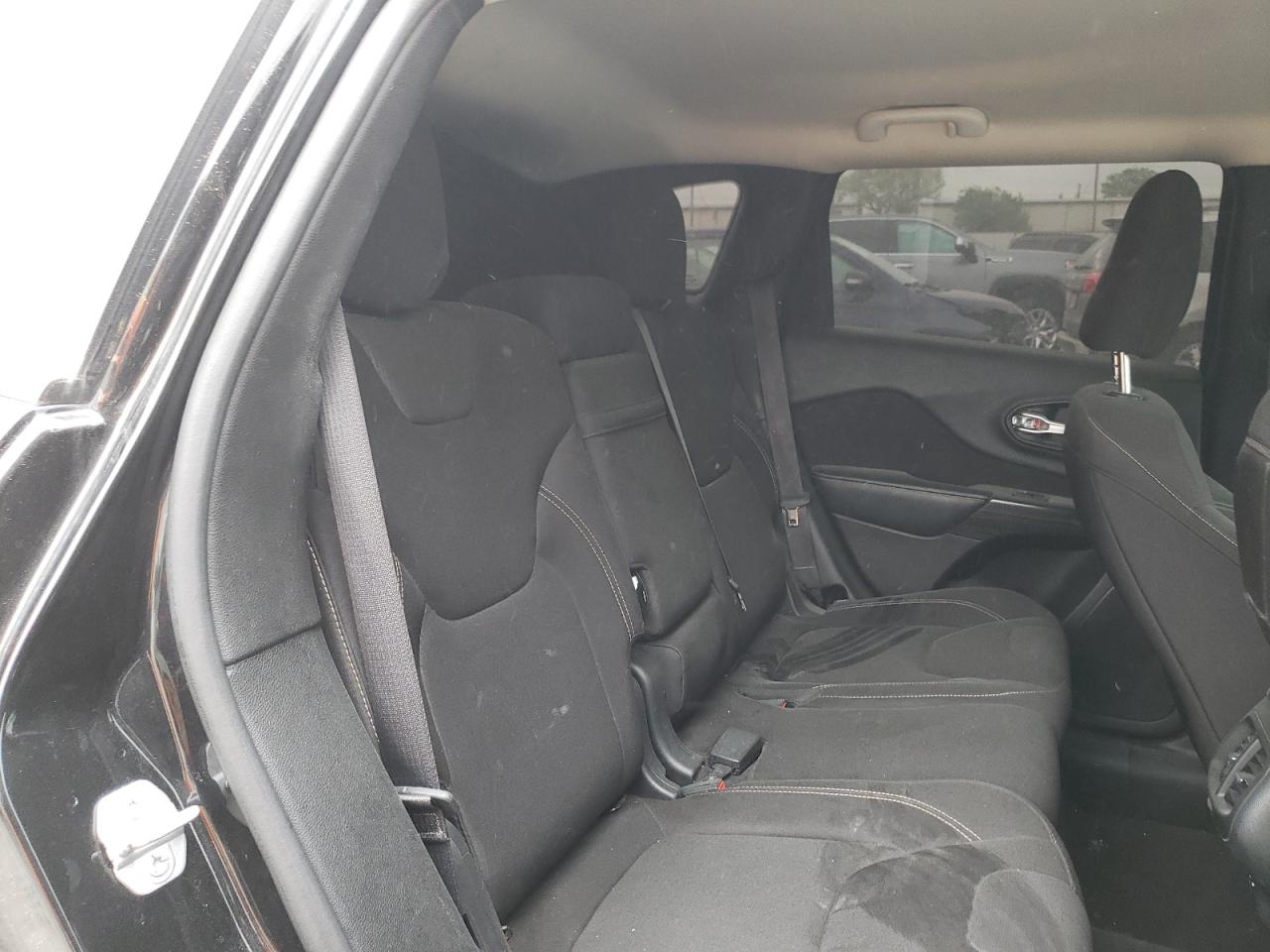 Photo 6 from auction – 2015 JEEP CHEROKEE L with VIN 1C4PJLCB9FW655984