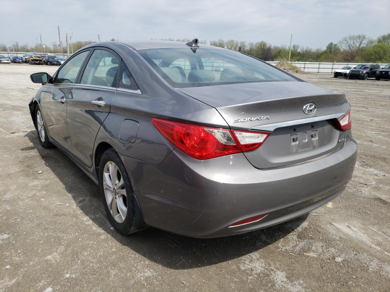 Photo 3 from auction – 2011 HYUNDAI SONATA SE with VIN 5NPEC4AC8BH106599