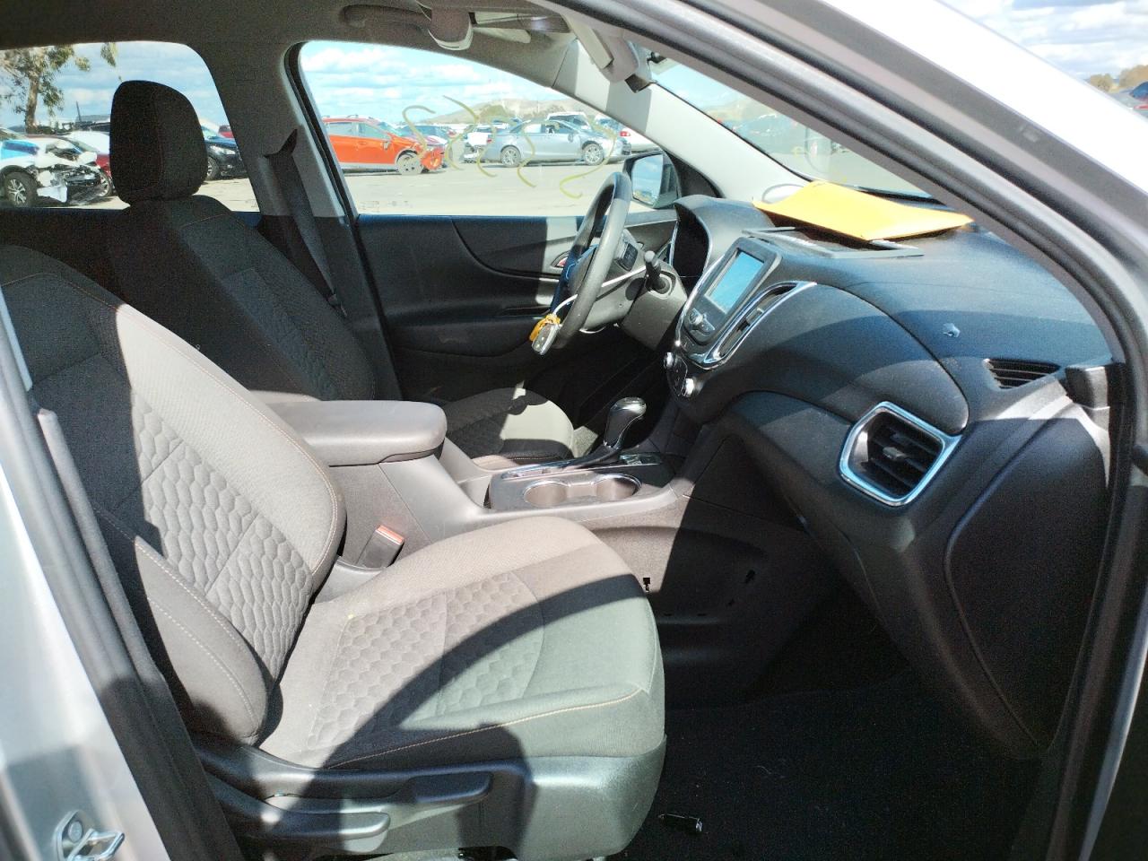 Photo 5 from auction – 2018 CHEVROLET EQUINOX LT with VIN 3GNAXSEV5JS574501