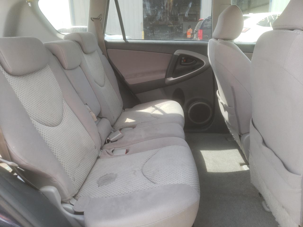 Photo 6 from auction – 2007 TOYOTA RAV4 with VIN JTMZD33V875077961