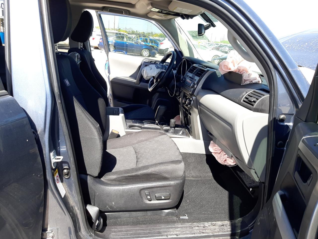 Photo 5 from auction – 2011 TOYOTA 4RUNNER SR with VIN JTEBU5JR1B5064265