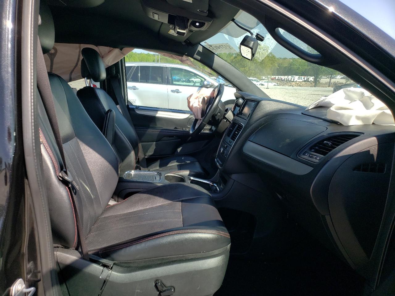 Photo 5 from auction – 2017 DODGE GRAND CARA with VIN 2C4RDGEGXHR698452