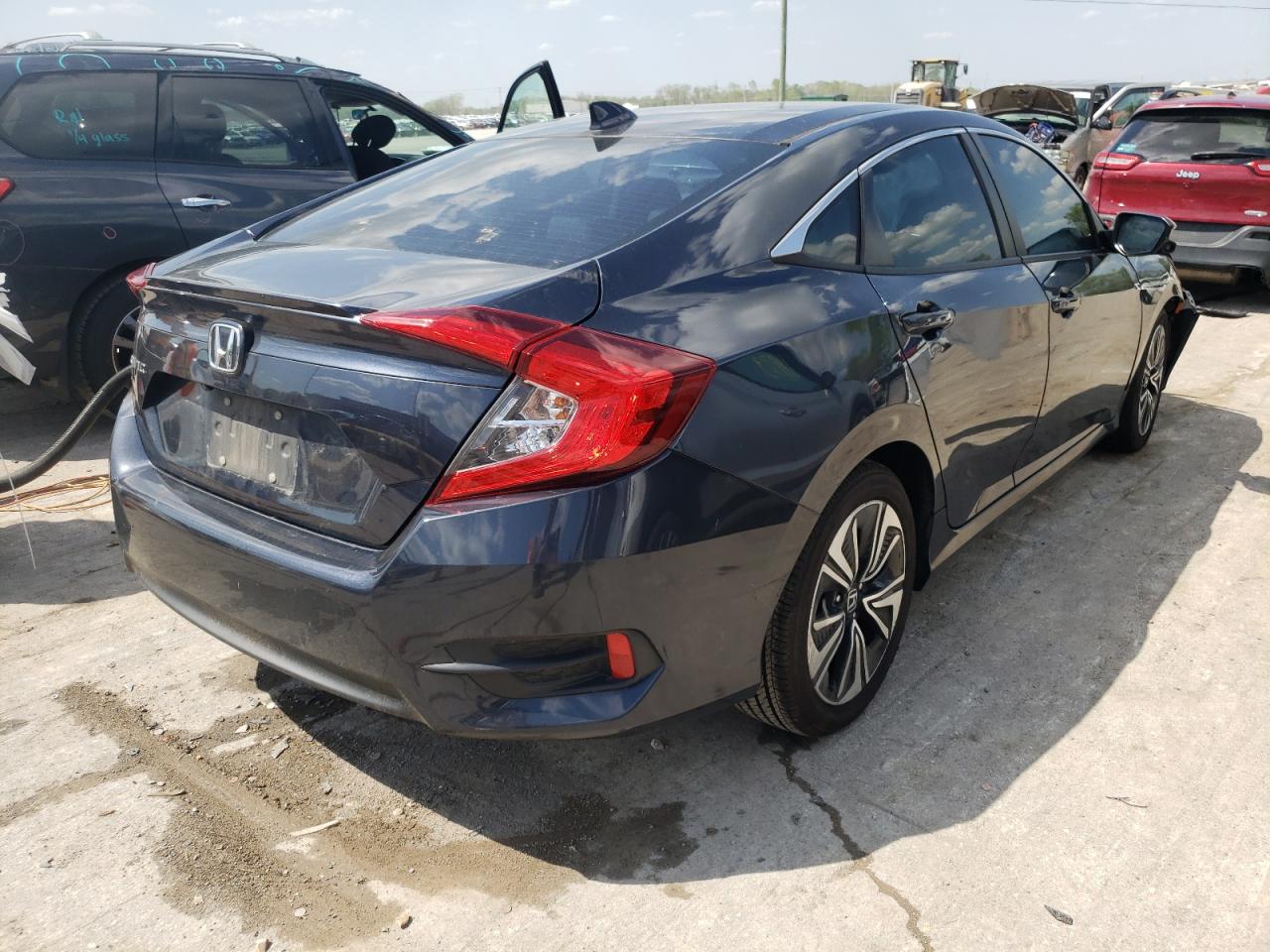 Photo 4 from auction – 2016 HONDA CIVIC EX with VIN 19XFC1F38GE003626
