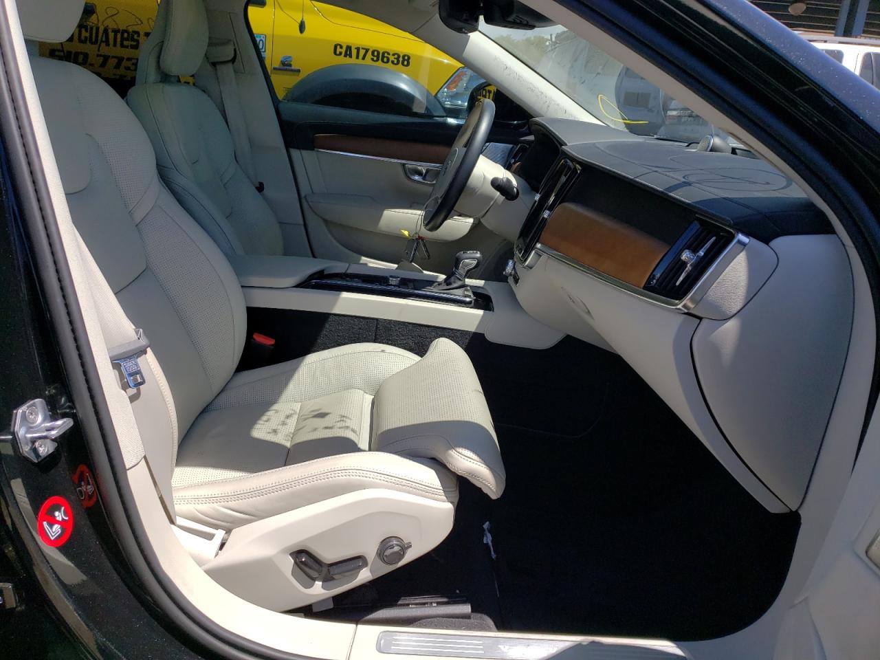 Photo 5 from auction – 2018 VOLVO S90 T6 INS with VIN LVY992ML5JP021022