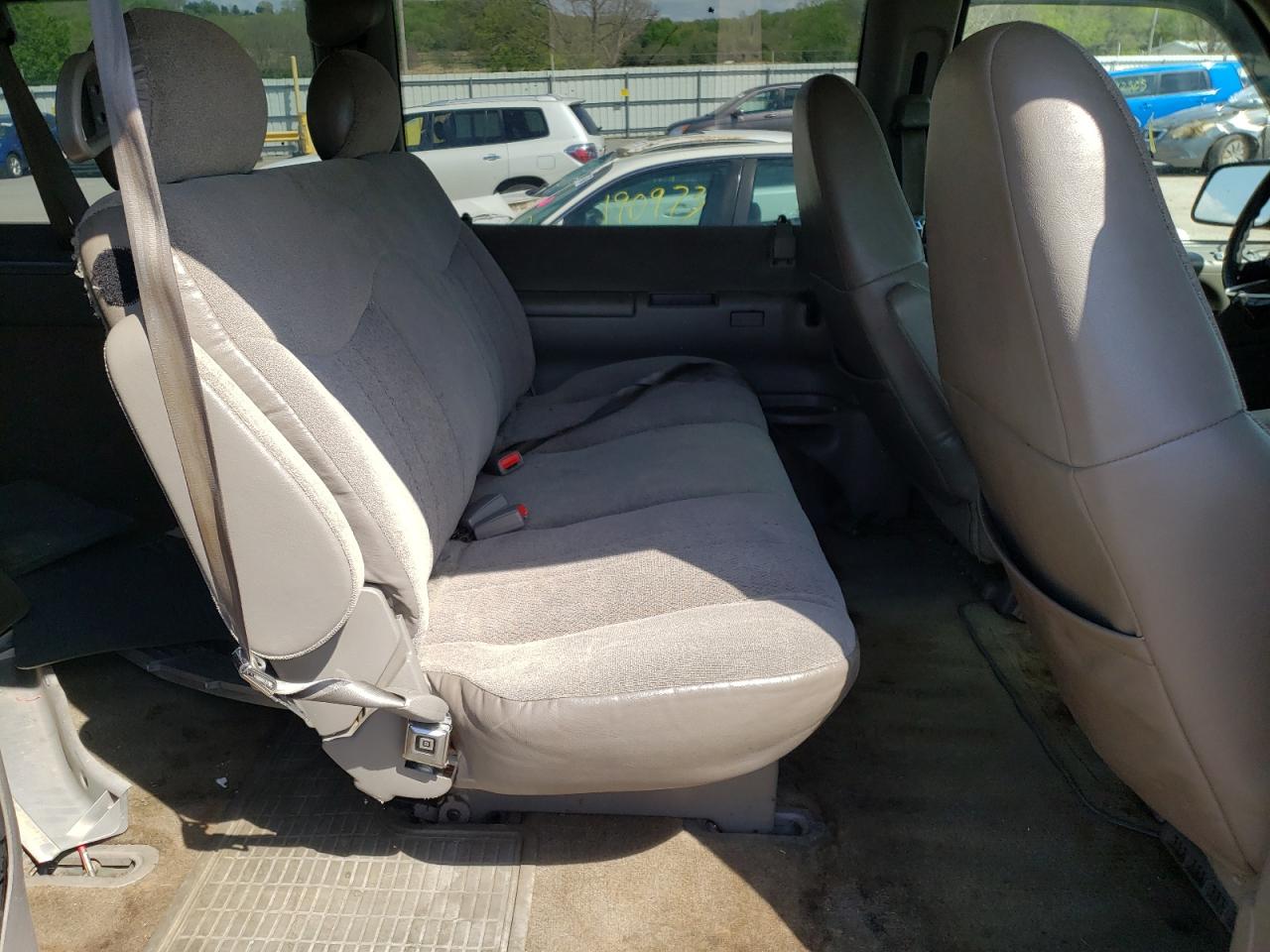 Photo 6 from auction – 2004 CHEVROLET ASTRO with VIN 1GNDM19X94B127200