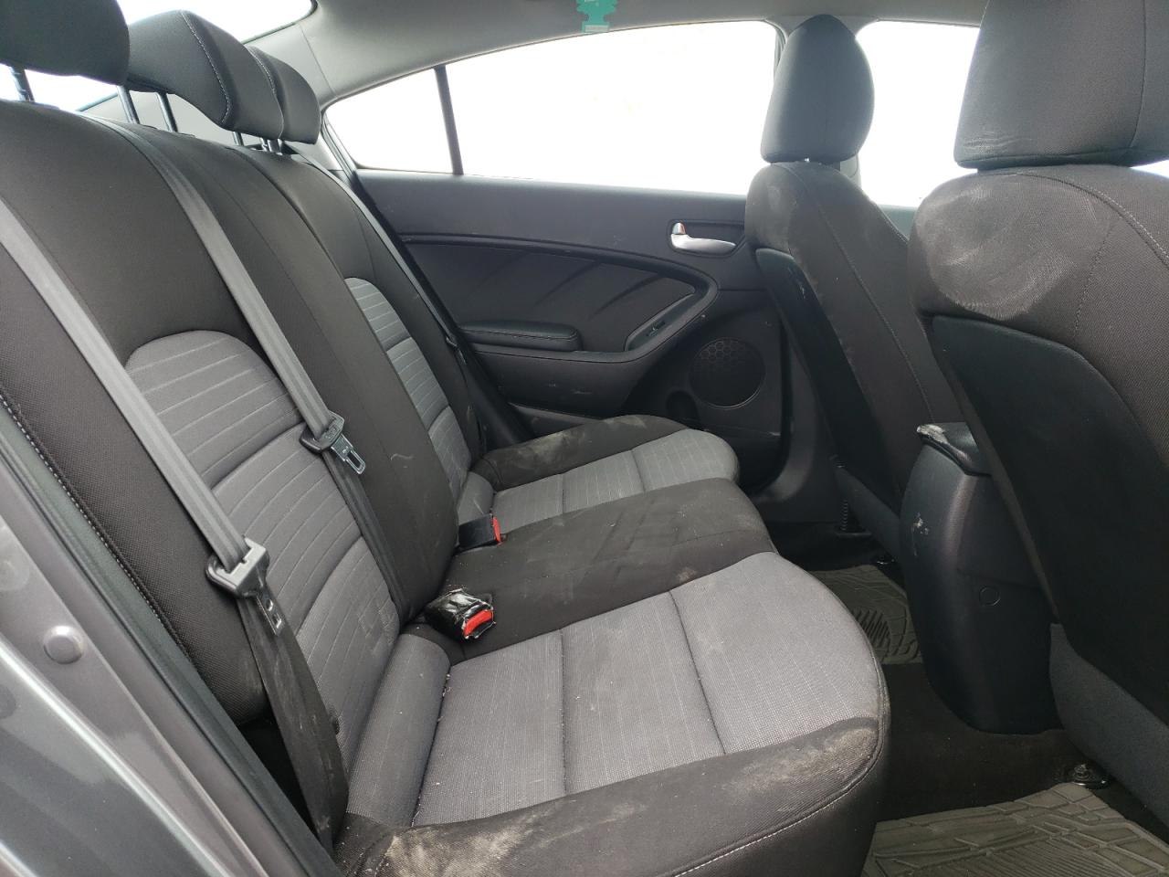 Photo 6 from auction – 2016 KIA FORTE LX with VIN KNAFX4A64G5560355
