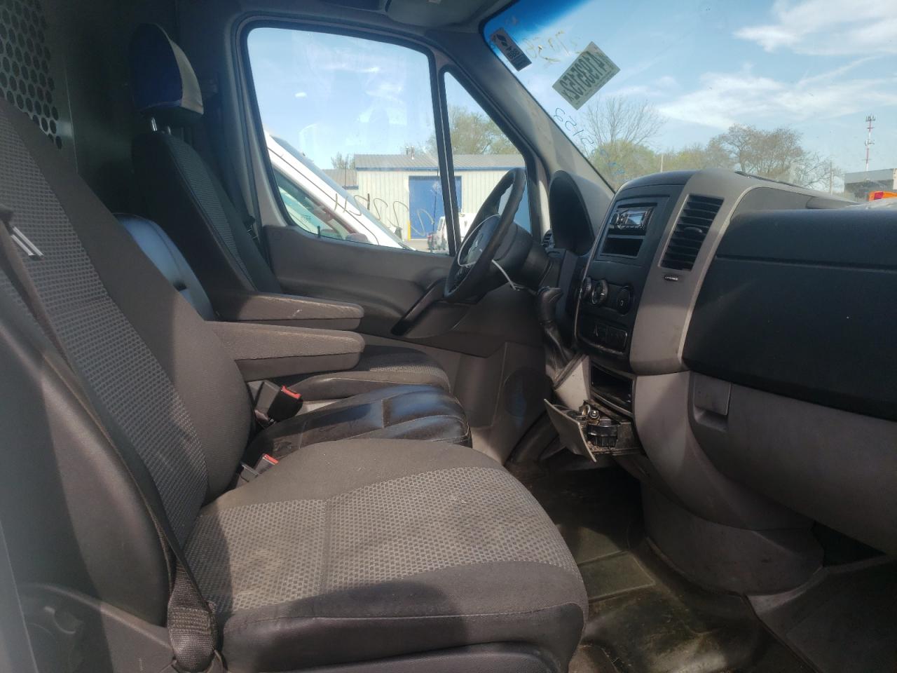 Photo 5 from auction – 2011 FREIGHTLINER SPRINTER 2 with VIN WDYPE8CC7B5514331