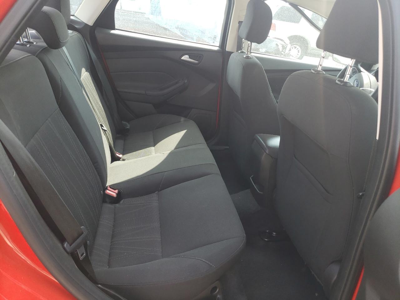 Photo 6 from auction – 2016 FORD FOCUS SE with VIN 1FADP3F29GL270138