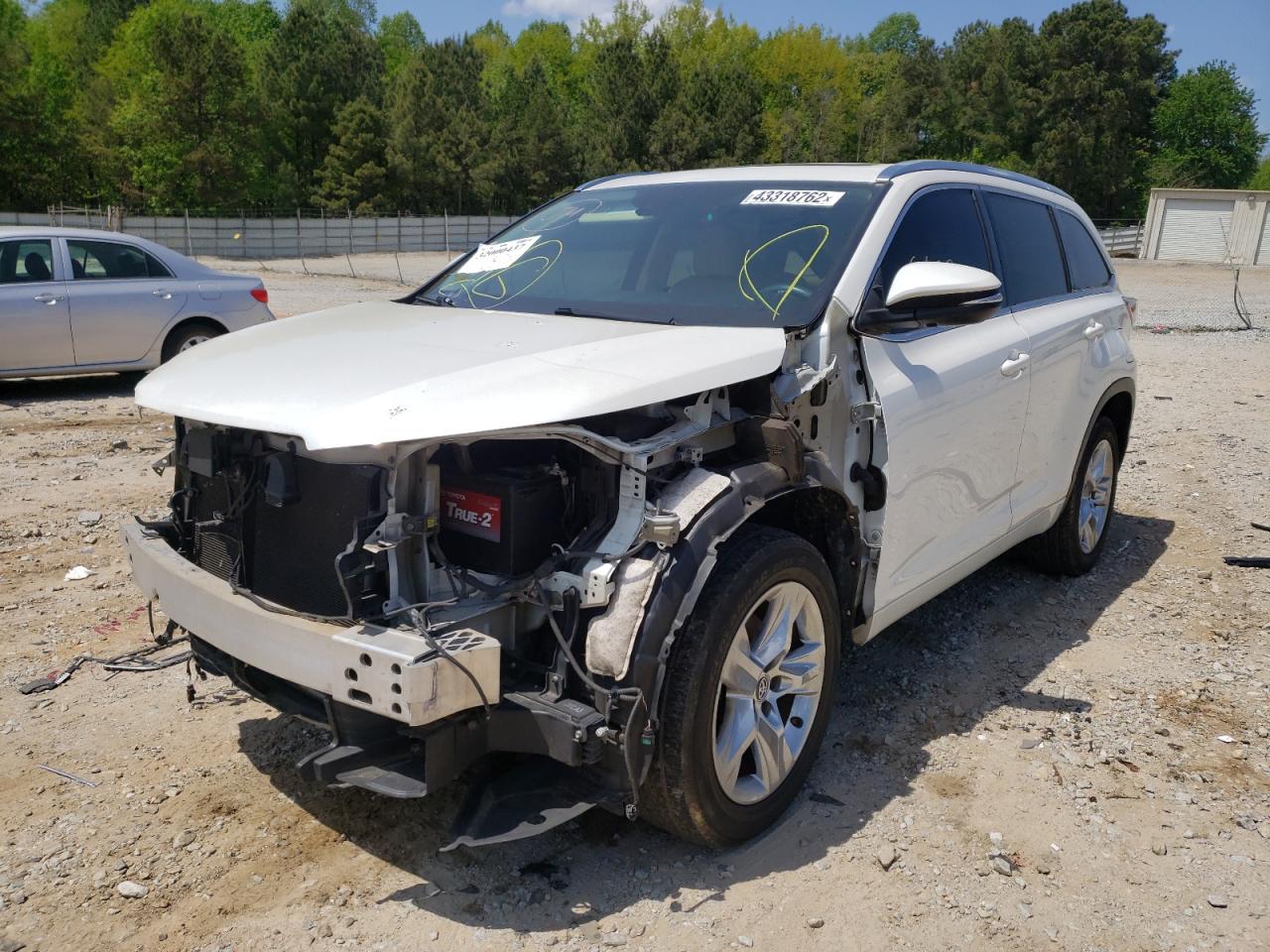Photo 2 from auction – 2016 TOYOTA HIGHLANDER with VIN 5TDYKRFH4GS126996