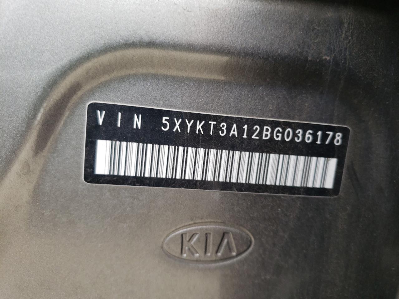 Photo 10 from auction – 2011 KIA SORENTO BA with VIN 5XYKT3A12BG036178
