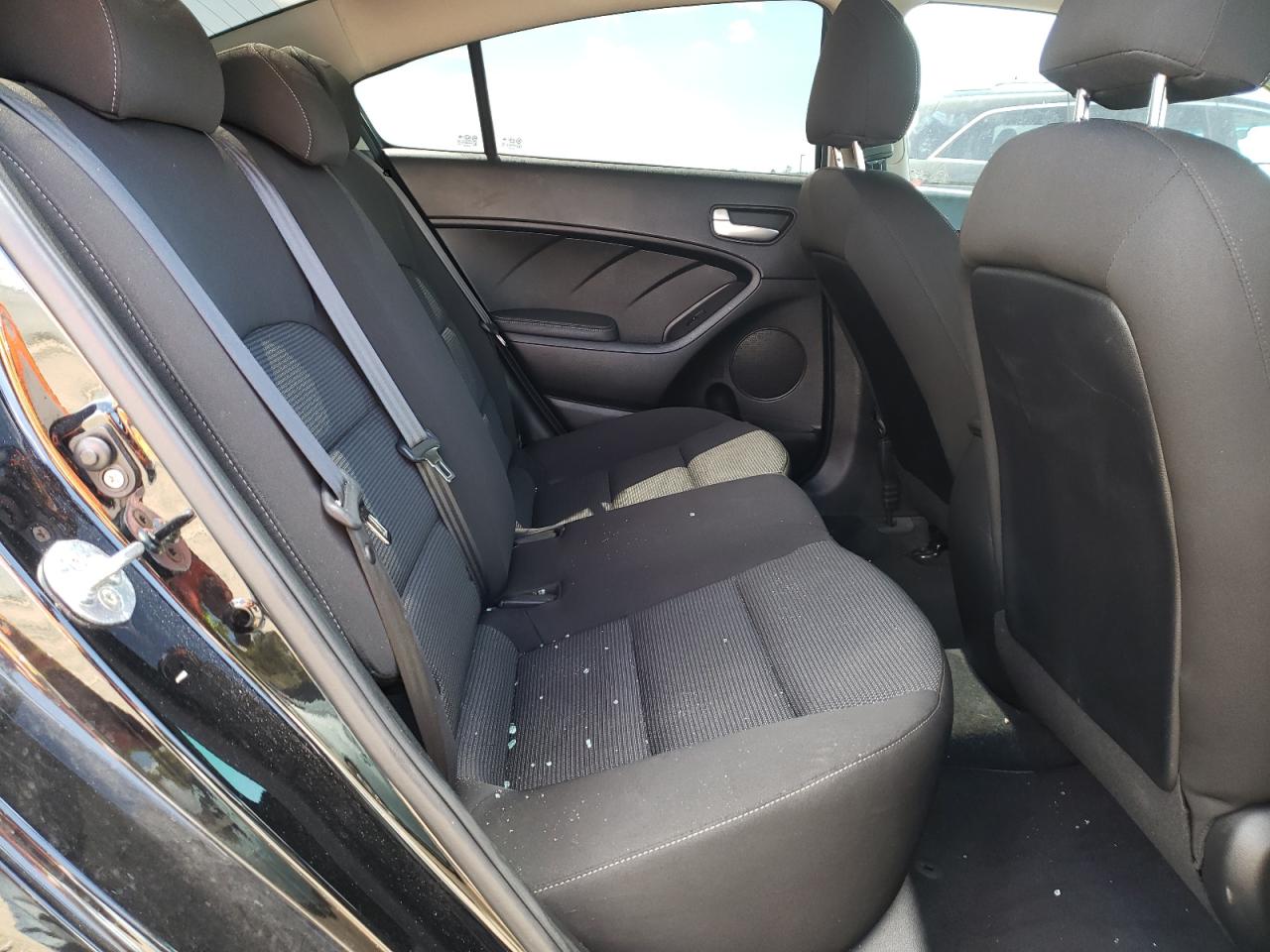 Photo 6 from auction – 2017 KIA FORTE LX with VIN 3KPFK4A73HE088150