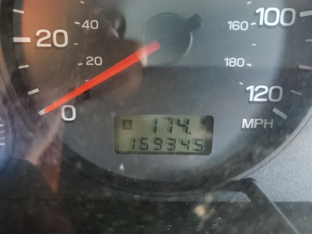 Photo 8 from auction – 2002 SUBARU FORESTER S with VIN JF1SF65582H741912
