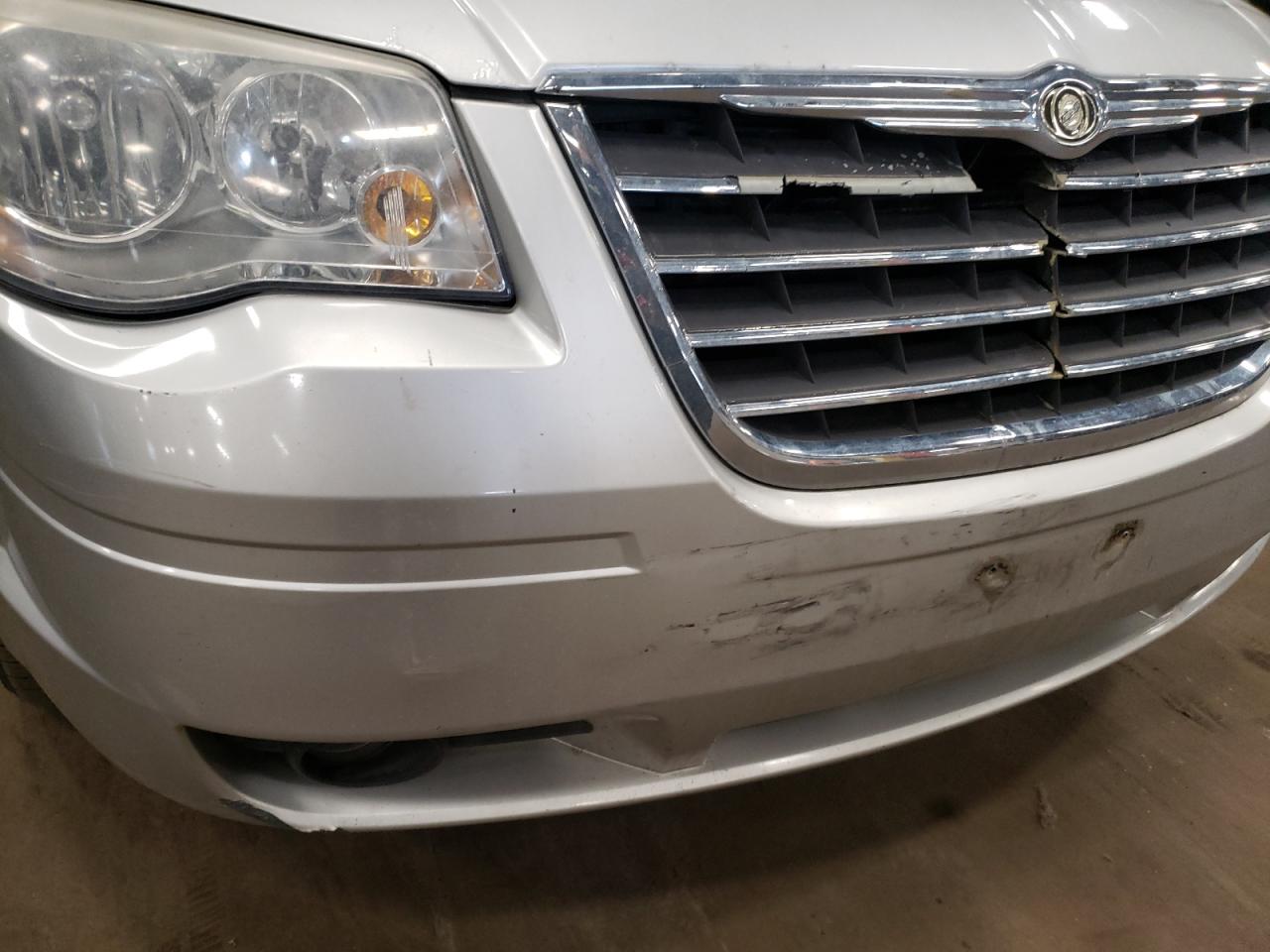 Photo 9 from auction – 2008 CHRYSLER TOWN & COU with VIN 2A8HR54P88R783513