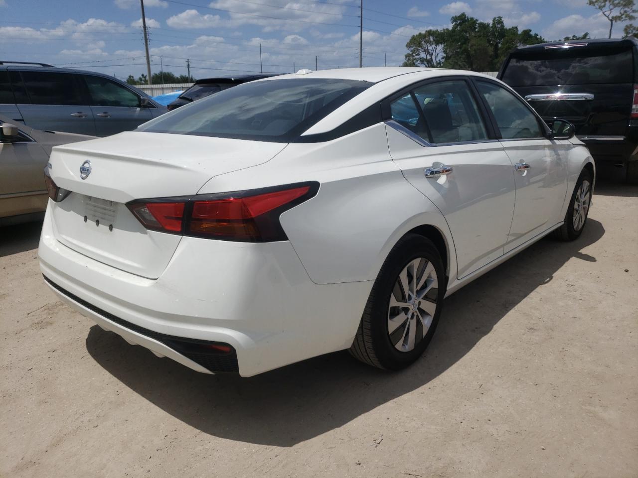 Photo 4 from auction – 2020 NISSAN ALTIMA S with VIN 1N4BL4BV4LC234893