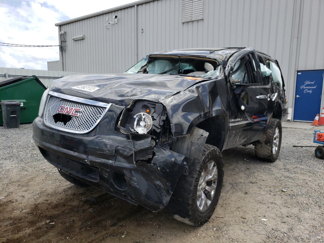 Photo 2 from auction – 2011 GMC YUKON DENA with VIN 1GKS1EEF7BR367836