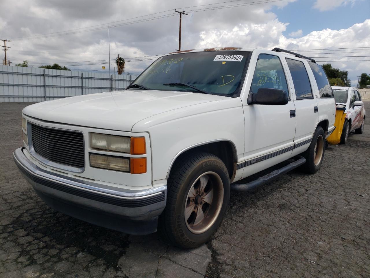 Photo 2 from auction – 1998 GMC YUKON with VIN 1GKEC13R6WJ709472
