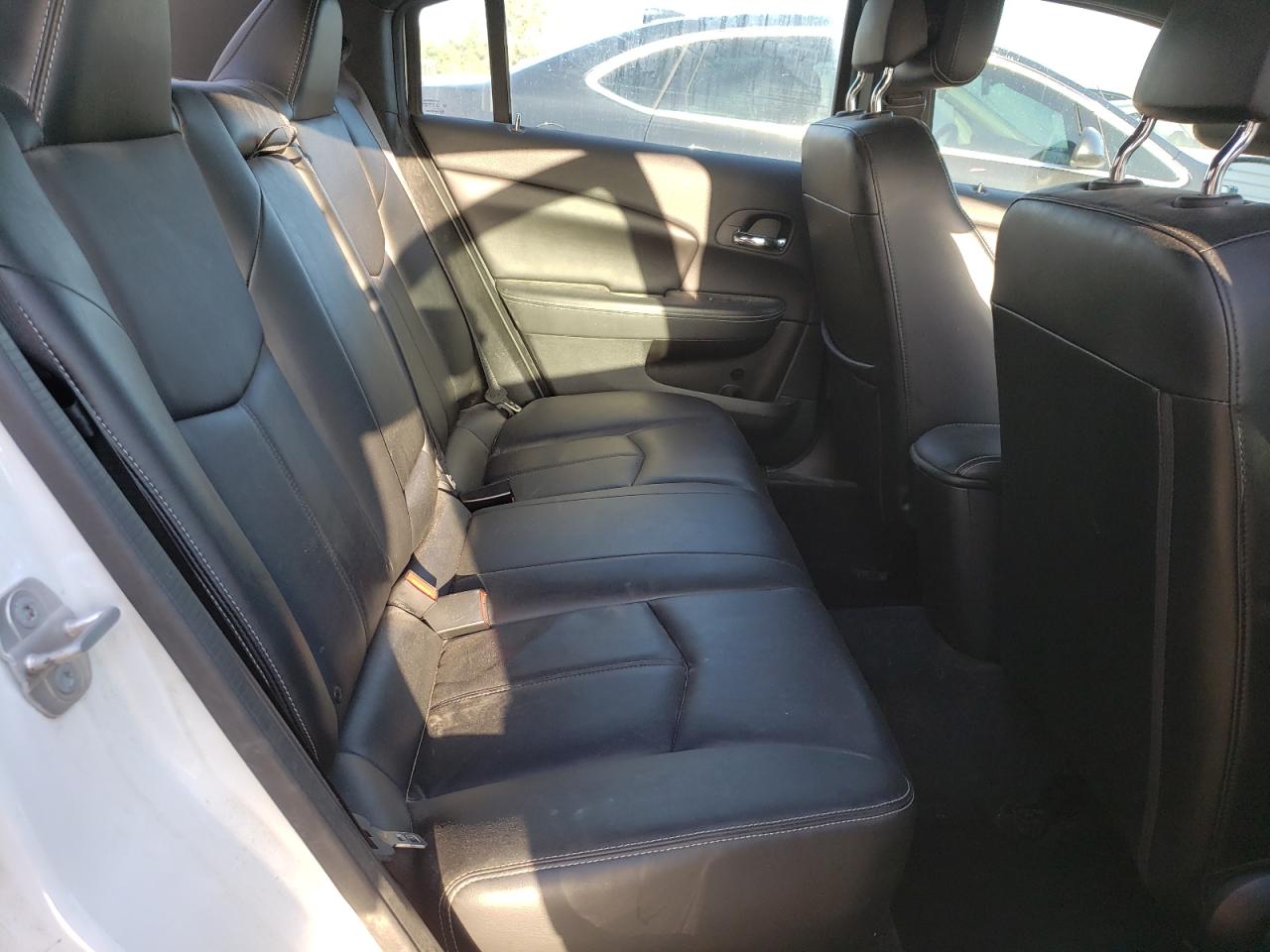 Photo 6 from auction – 2014 CHRYSLER 200 LIMITE with VIN 1C3CCBCGXEN100517