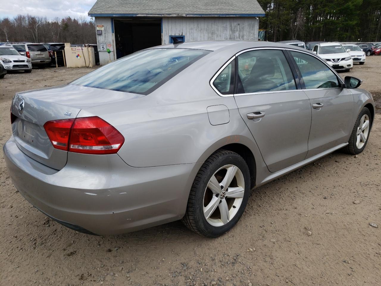 Photo 4 from auction – 2012 VOLKSWAGEN PASSAT SE with VIN 1VWBP7A35CC002994