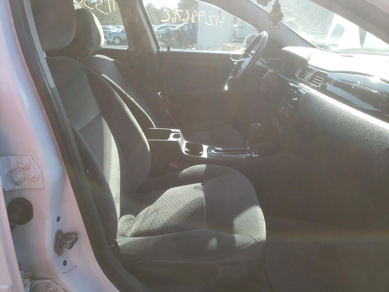 Photo 5 from auction – 2014 CHEVROLET IMPALA LIM with VIN 2G1WA5E32E1128705