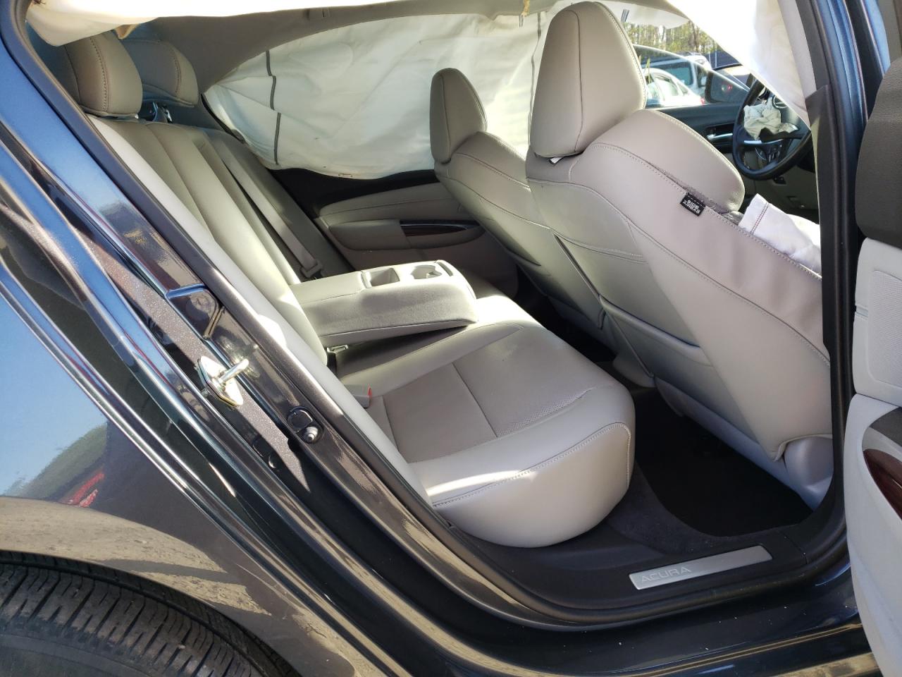 Zdjęcie 6 z aukcji – 2016 ACURA TLX TECH z VIN 19UUB3F52GA003018
