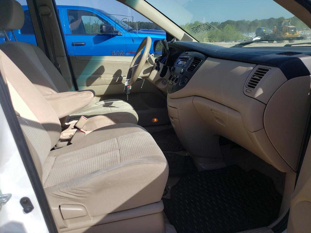 Photo 5 from auction – 2005 MAZDA MPV WAGON with VIN JM3LW28A950535282