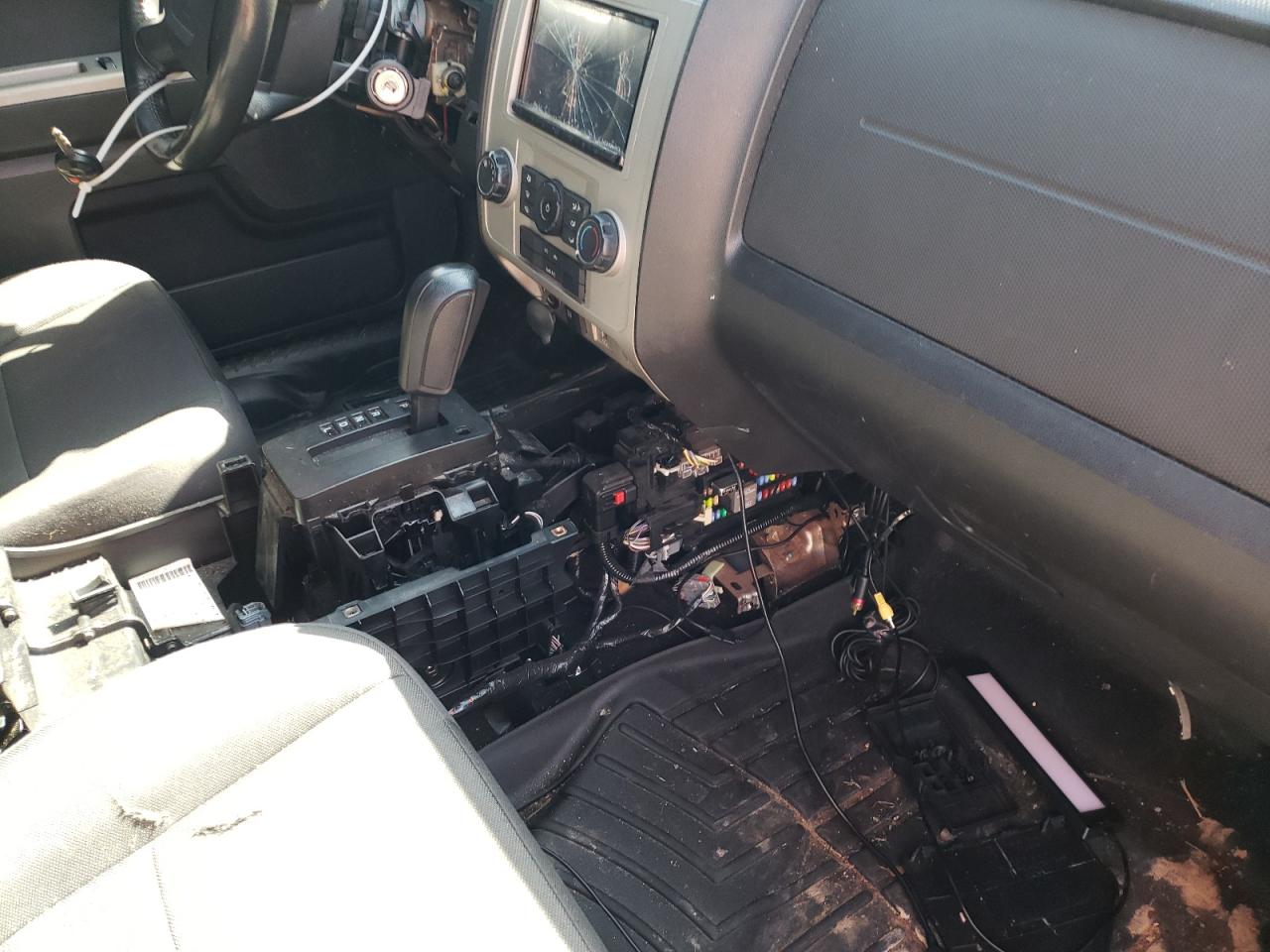 Photo 9 from auction – 2011 FORD ESCAPE XLT with VIN 1FMCU9DG7BKA65881