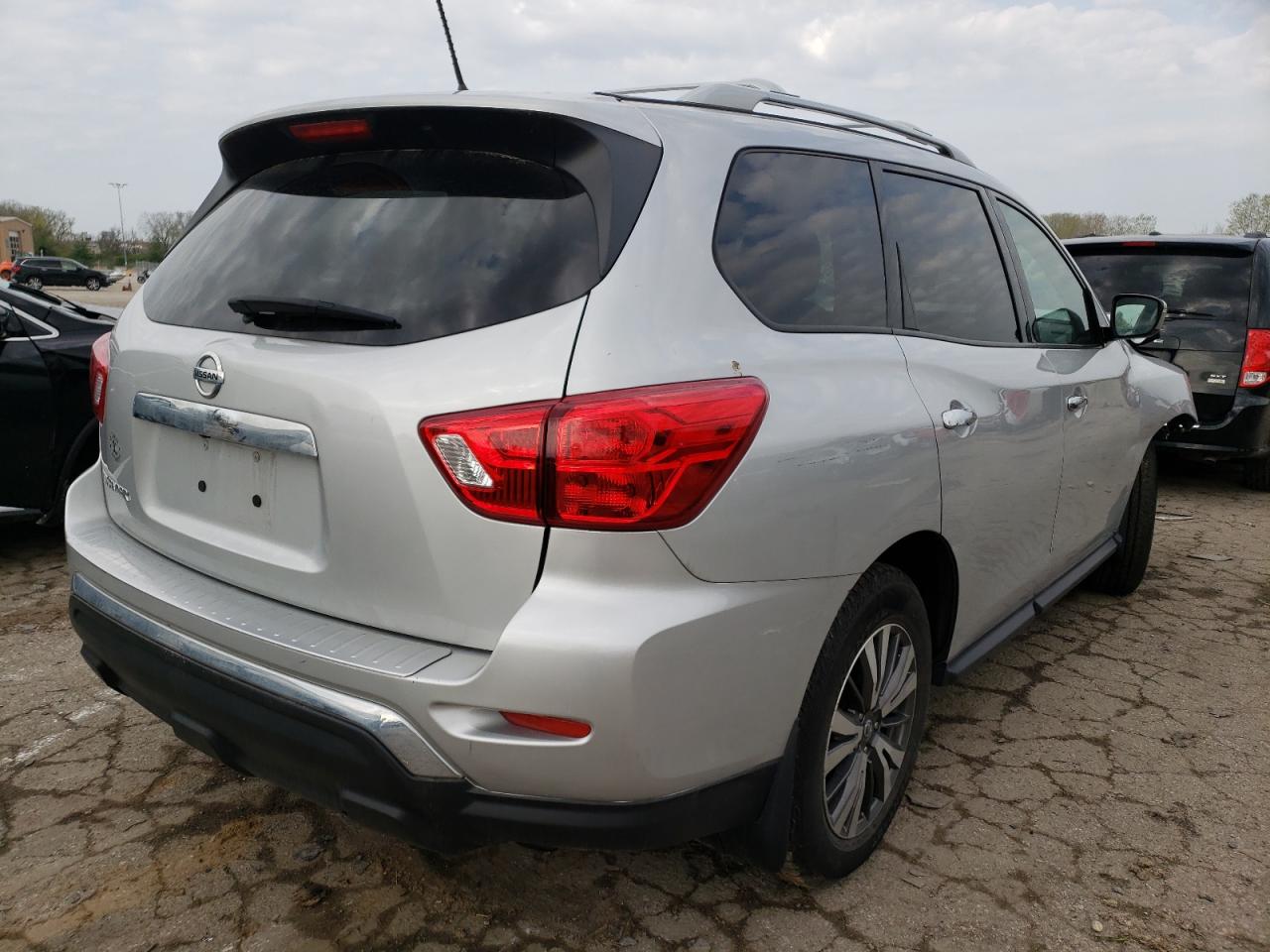 Photo 4 from auction – 2018 NISSAN PATHFINDER with VIN 5N1DR2MN9JC604375