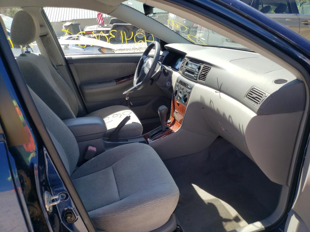 Photo 5 from auction – 2004 TOYOTA COROLLA CE with VIN JTDBR32E242036260