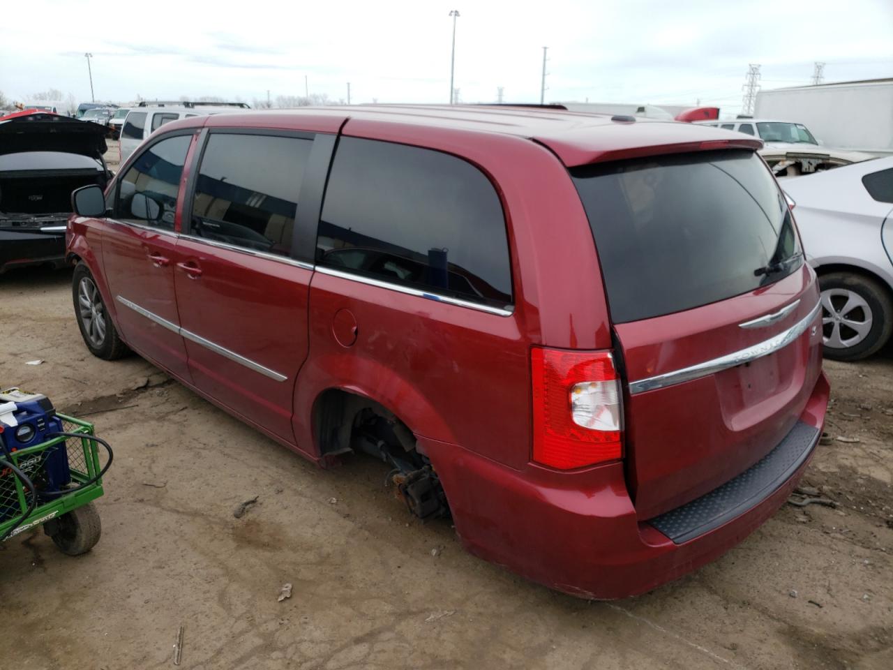 Photo 3 from auction – 2015 CHRYSLER TOWN & COU with VIN 2C4RC1HG6FR742732