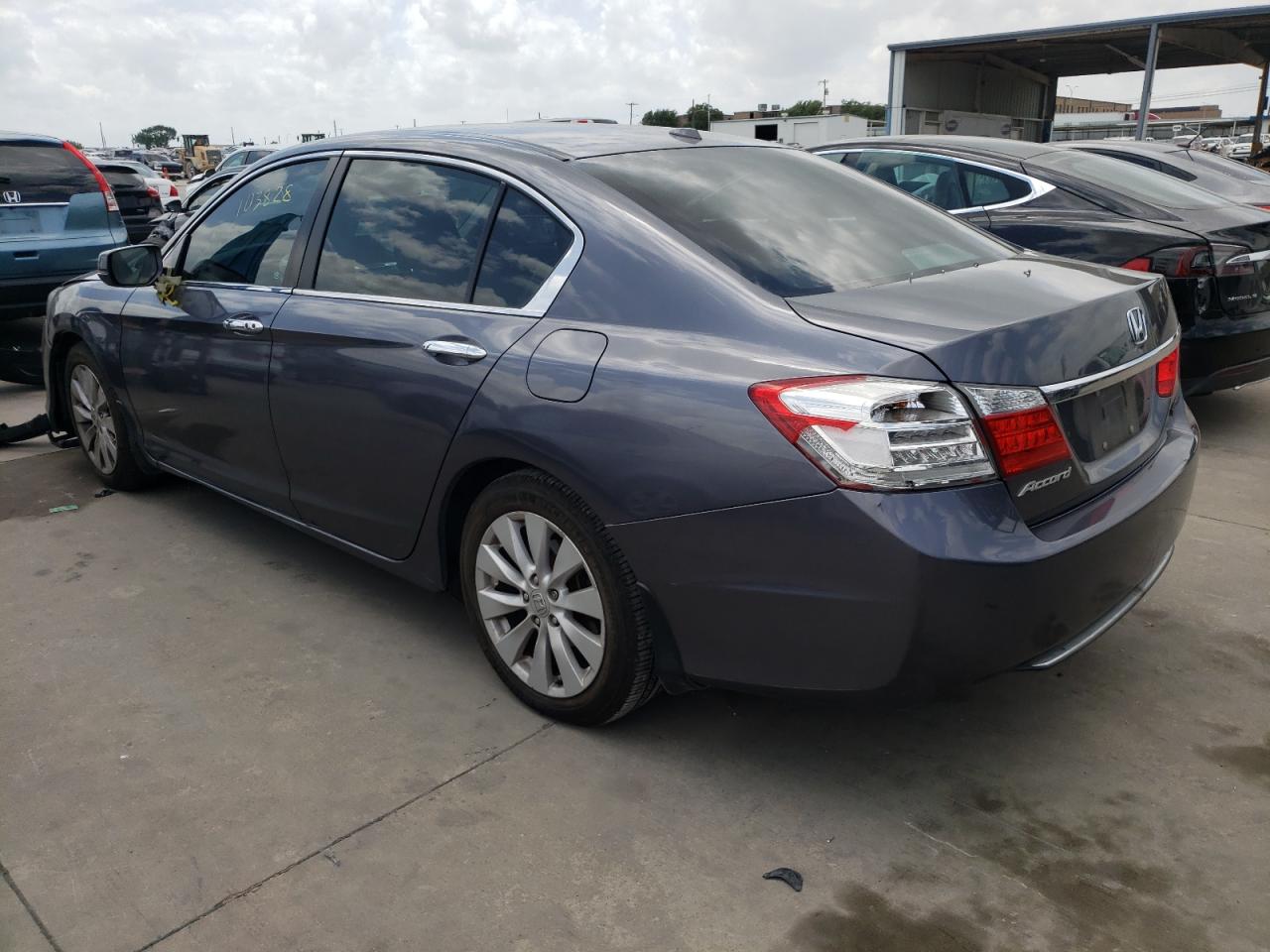 Photo 3 from auction – 2013 HONDA ACCORD with VIN 1HGCR2F87DA053310