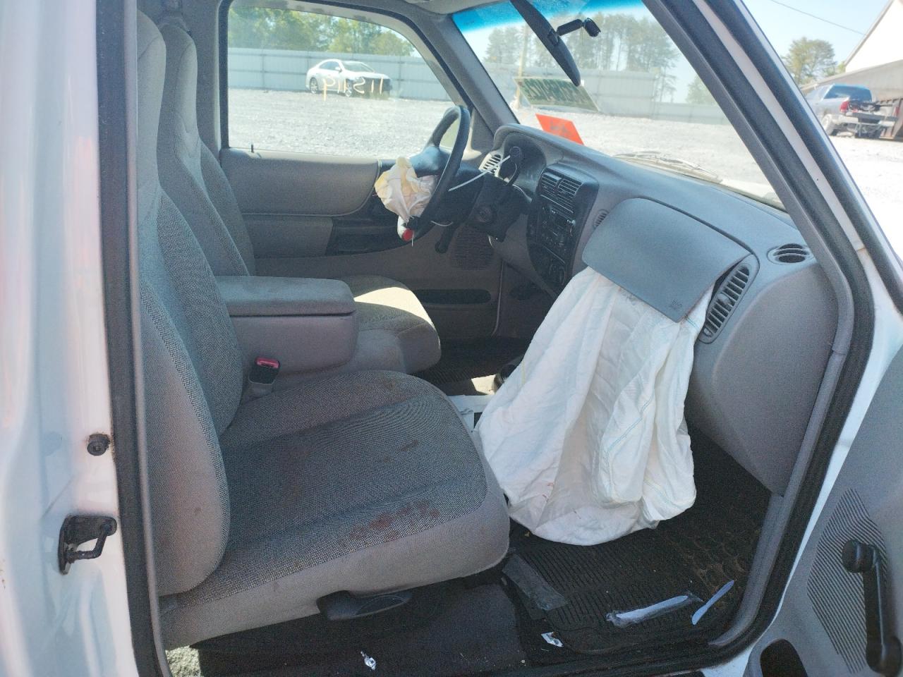 Photo 5 from auction – 2000 FORD RANGER SUP with VIN 1FTYR14V9YTA73723