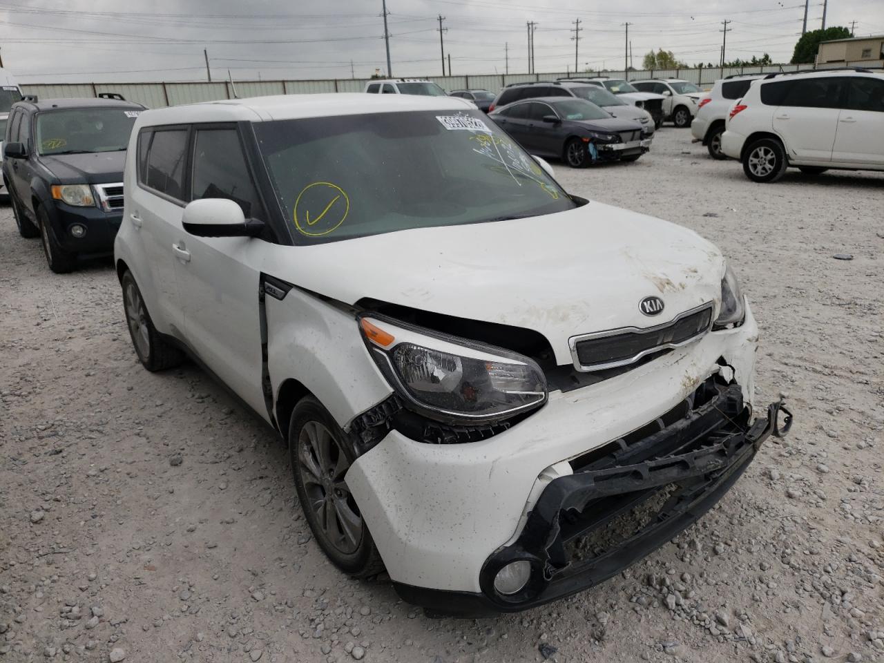 KIA SOUL + 2016 with VIN KNDJP3A57G7395713 - Photo from auction