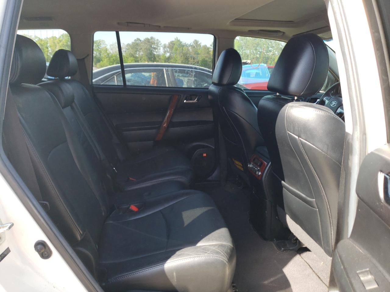 Photo 6 from auction – 2013 TOYOTA HIGHLANDER with VIN 5TDYK3EH8DS091583