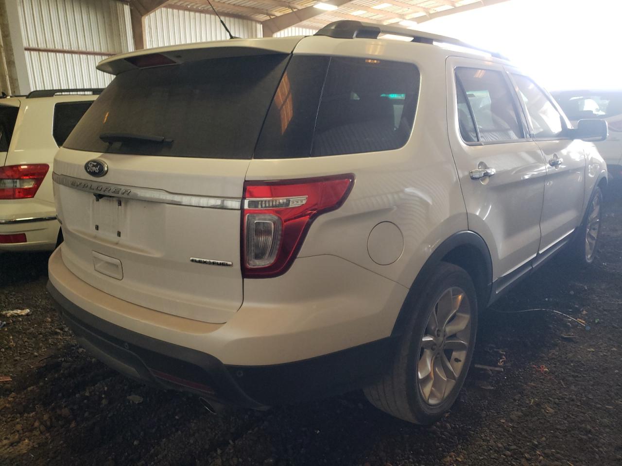 Zdjęcie 4 z aukcji – 2013 FORD EXPLORER L z VIN 1FM5K7F84DGB38932