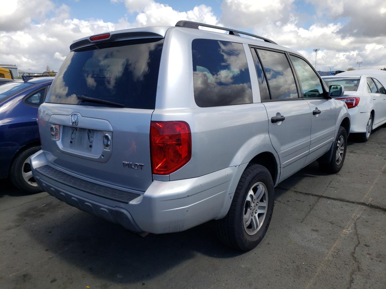 Photo 4 from auction – 2004 HONDA PILOT EXL with VIN 2HKYF18514H614510
