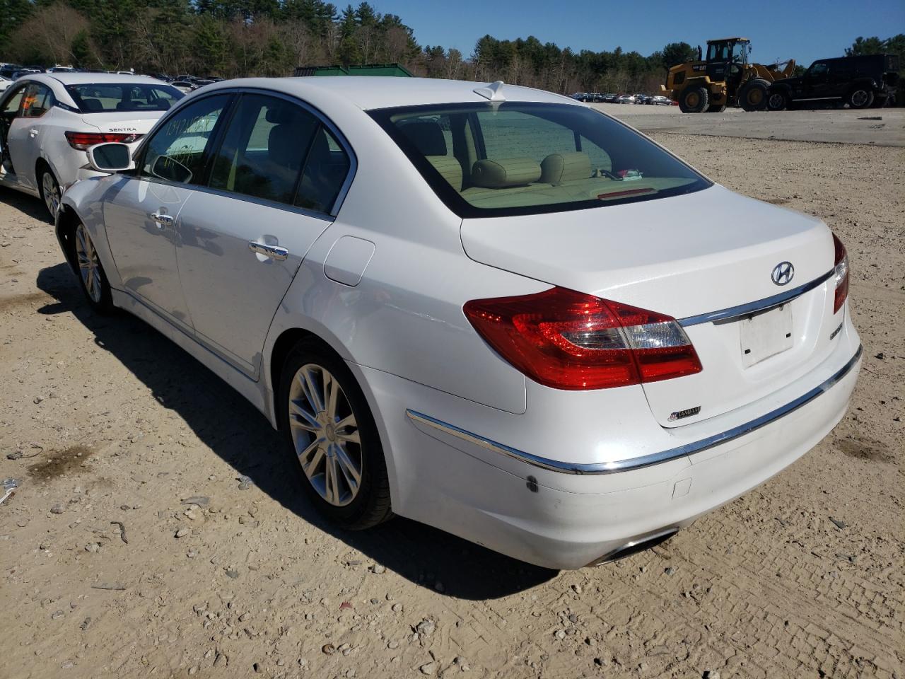 Photo 3 from auction – 2014 HYUNDAI GENESIS 3. with VIN KMHGC4DD7EU263172