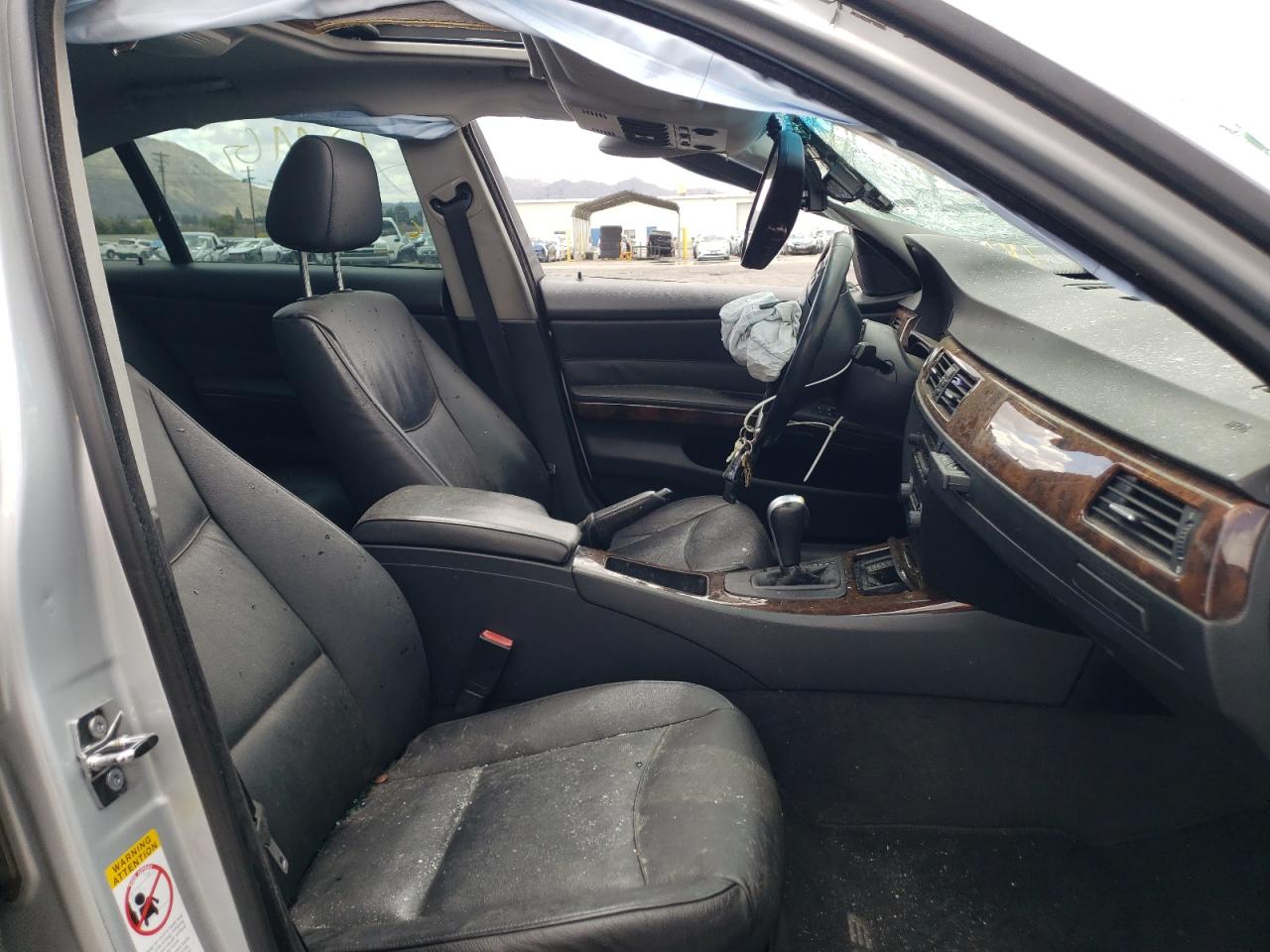 Photo 5 from auction – 2006 BMW 325 I with VIN WBAVB13526KX37160